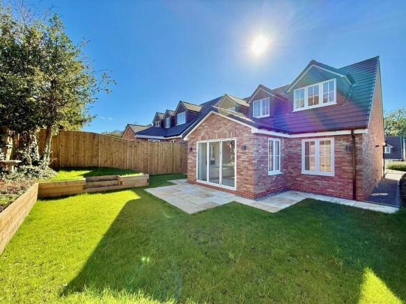 4 bed Detached for sale Image 4