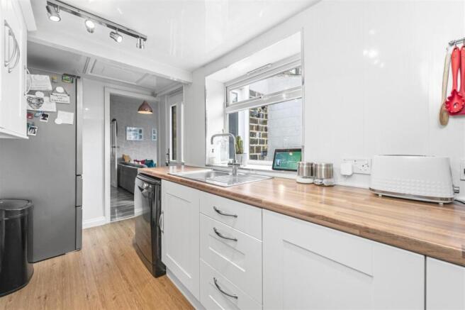 2 bed Terraced for sale Image 12