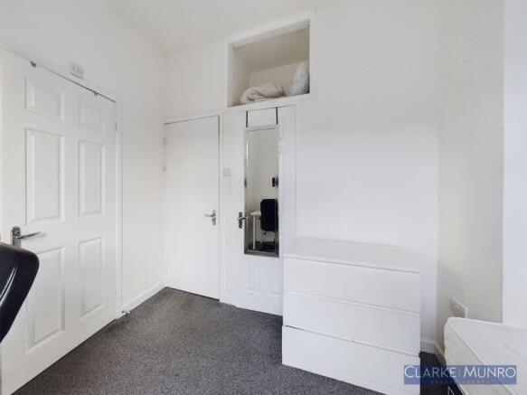 5 bed Terraced for sale Image 11