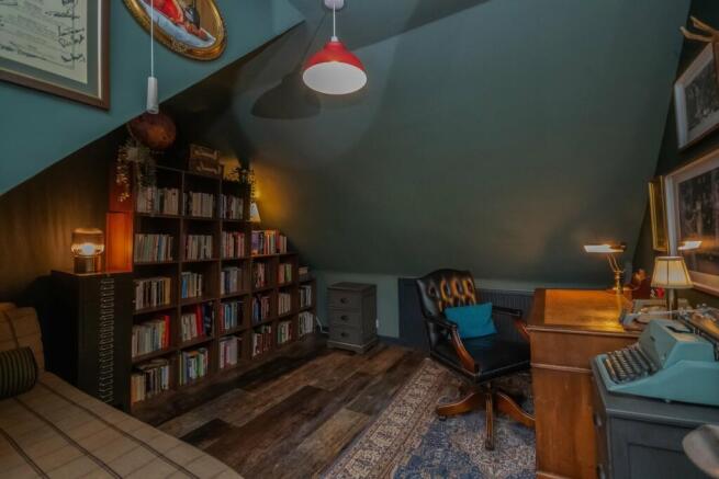 Bedroom 3 / Study