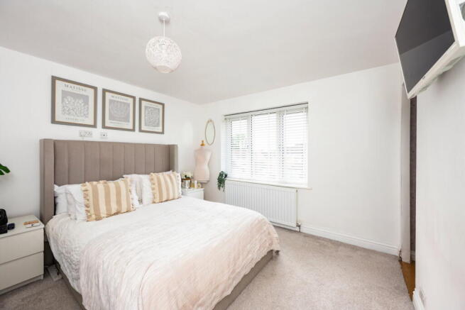 4 bed Detached for sale Image 10