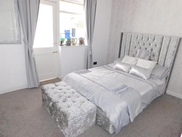 Bedroom 1b