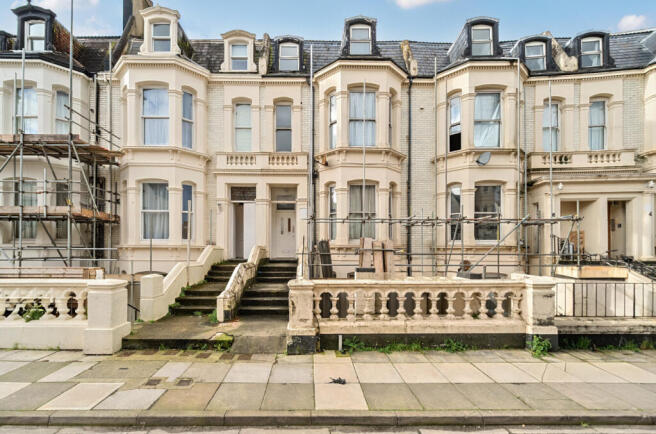 1406377-5-6992fa1...