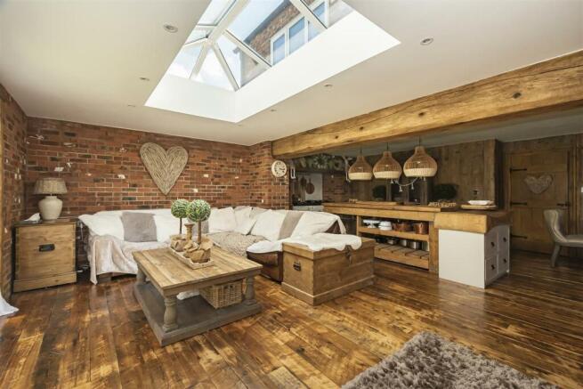 2 Cleveland Close17.jpg