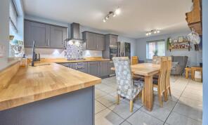 1, Rookery Close, Leicester LE9 4BF