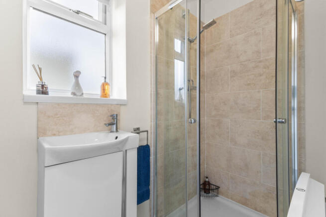 4 bed Detached for sale Image 7