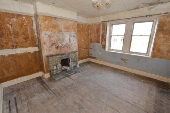 3 bed Semi-Detached for sale Image 4