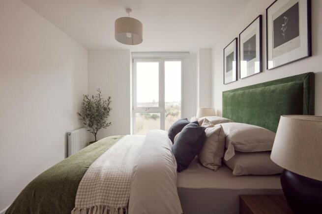 3 bed Apartment to rent Image 2