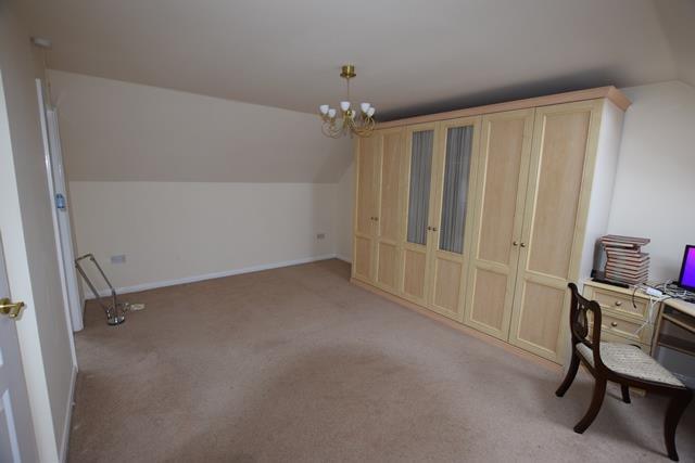 3 bed Detached to rent Image 6