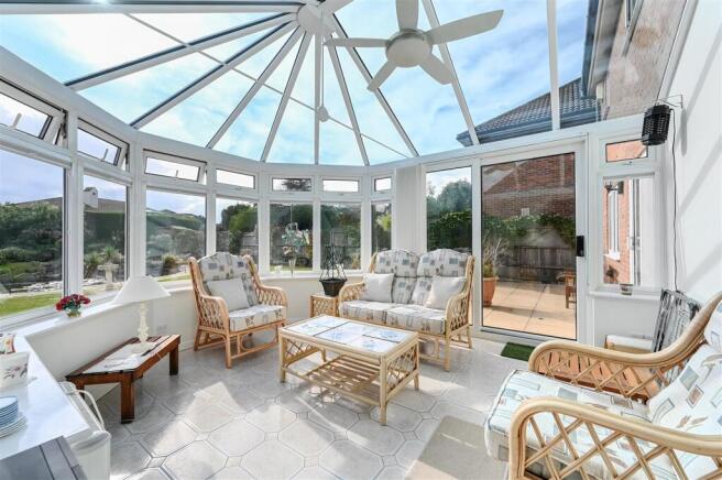 11 HARTFIELD ROAD (12).jpg