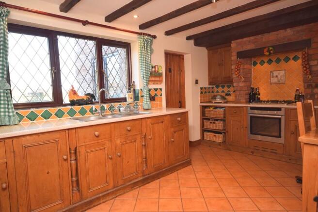 Kitchen/Breakfast...
