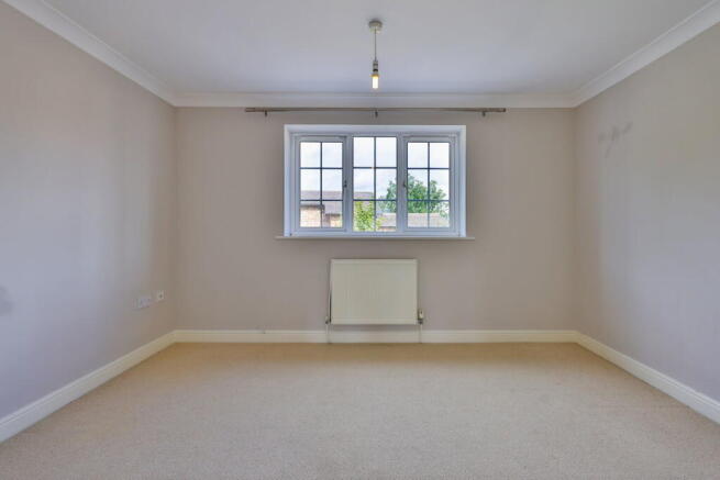 3 bed Town House for sale Image 12