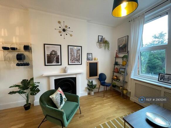 Living Room (Pic 2)