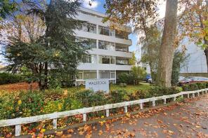 Flat 2, Walbrook, Woodford Road, South Woodford, London E18 2EG