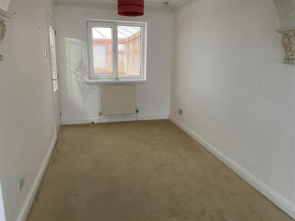 Dining room:
