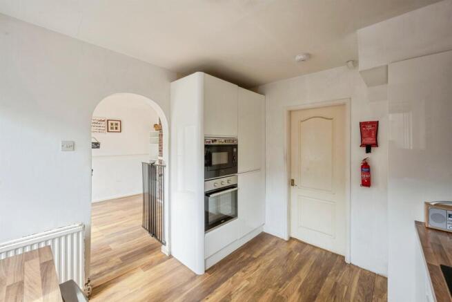 3 bed Semi-Detached for sale Image 6