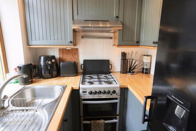 2 bed House for sale Image 4