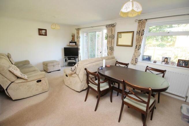 27 Longleat Drive 3.JPG