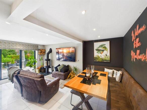 OPEN PLAN KITCHEN/ LIVING ROOM