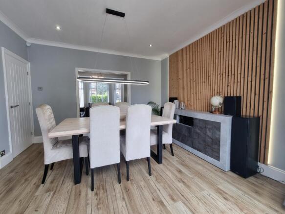 3 bed Semi-Detached for sale Image 10