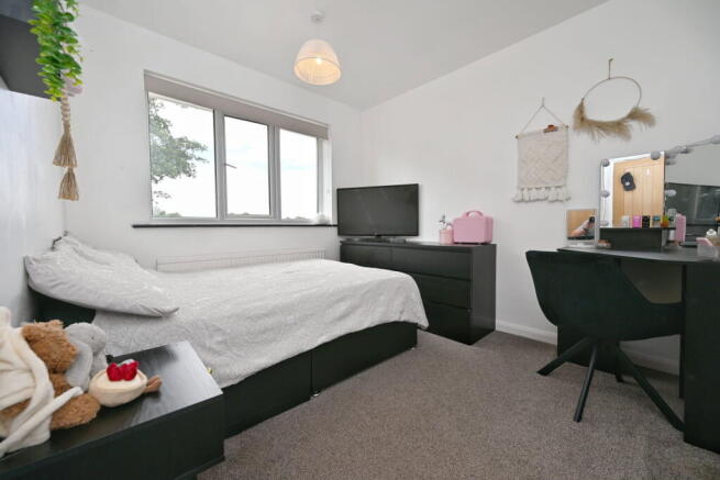 4 bed Detached for sale Image 12