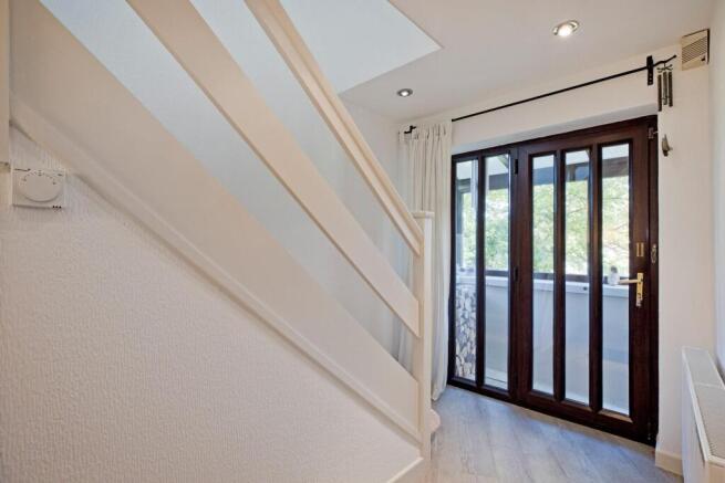 5 bed Detached for sale Image 11