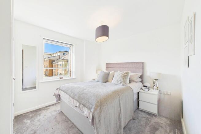 Lrg_CAM03162G0-PR0345-STILL005