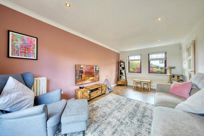 Lewis Place, Newton Mearns, Glasgow photo 4