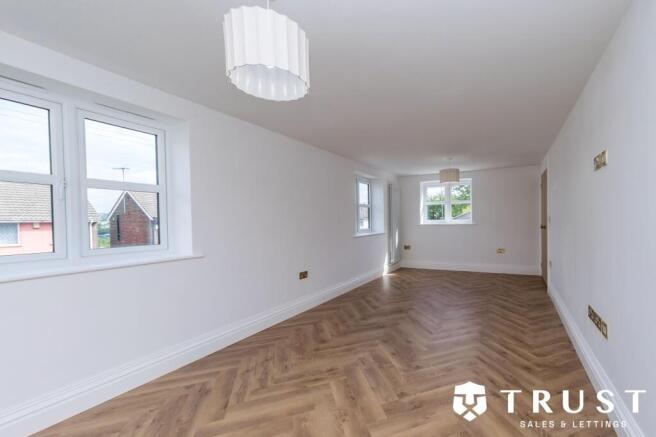 4 bed Detached for sale Image 11