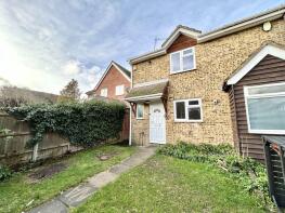 99, Halleys Way, Dunstable LU5 5HZ