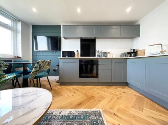1 bed Flat for sale Image 6