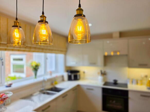 3 bed Detached Bungalow for sale Image 5
