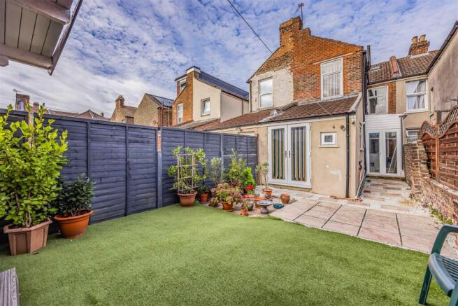 16 Cardiff Road, Portsmouth-Small-PorticoMarketing