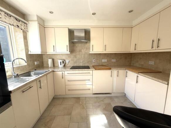 7 mayflower drive new kitchen.jpeg