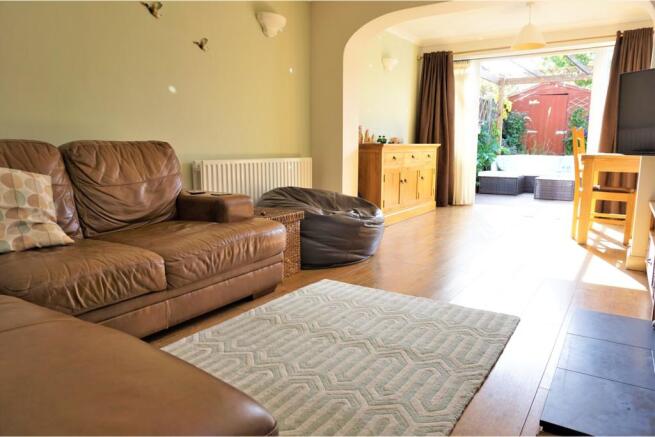 Lounge/Dining Room
