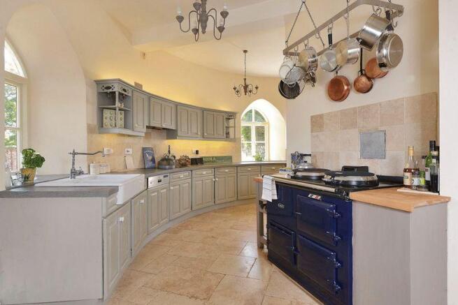 LIVING KITCHEN
