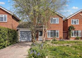 10, Searles View, Horsham RH12 4FG