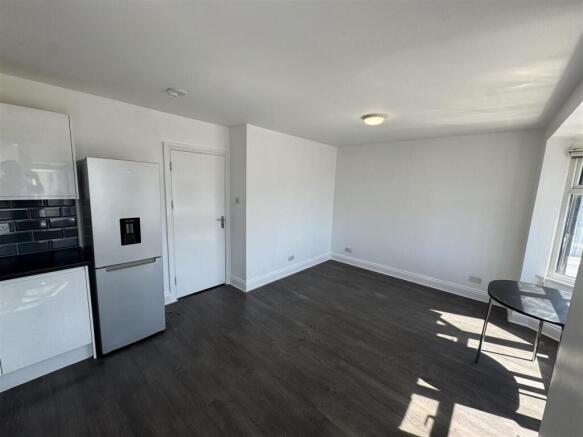 Kitchen/Lounge