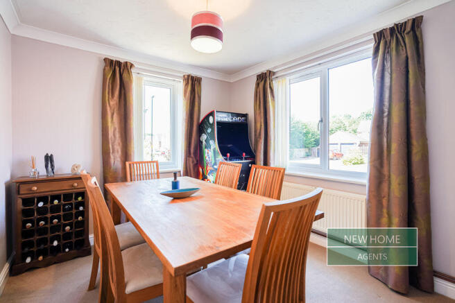 6 bed Detached for sale Image 10
