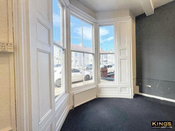 5 bed Town House for sale Image 4