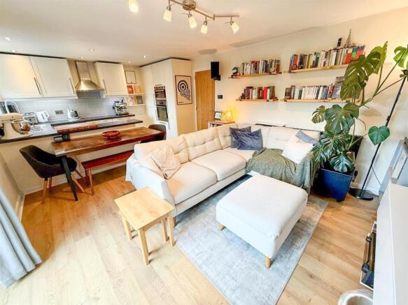 Open Plan Kitchen, Sitting & Dining Room