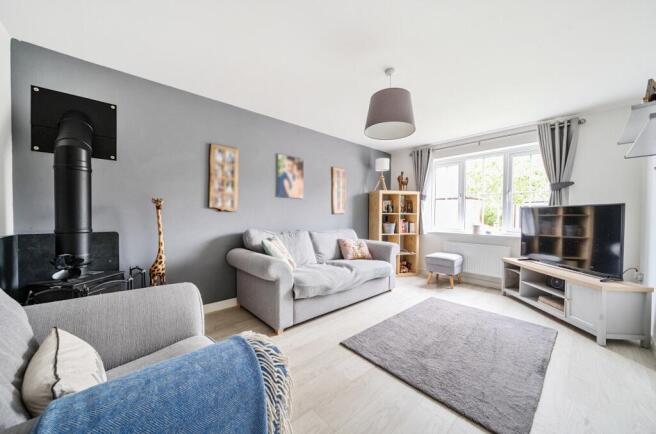 4 bed Detached to rent Image 2