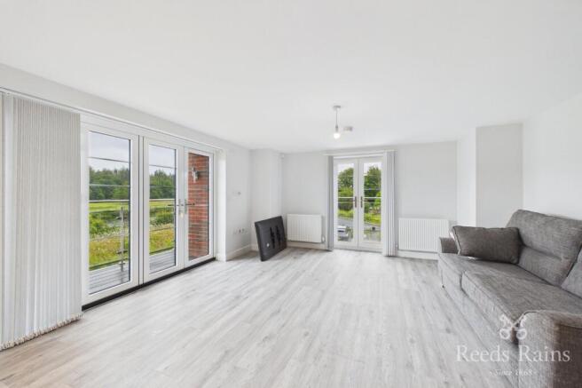 2 bed Apartment to rent Image 4