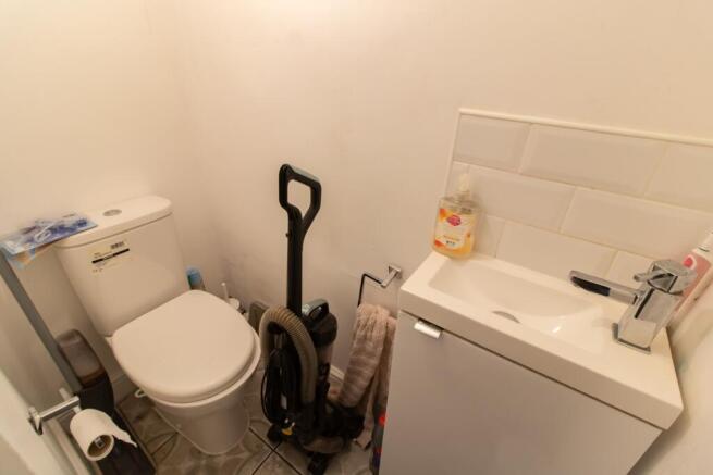 3 bed Semi-Detached for sale Image 12