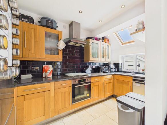 3 bed Semi-Detached for sale Image 4