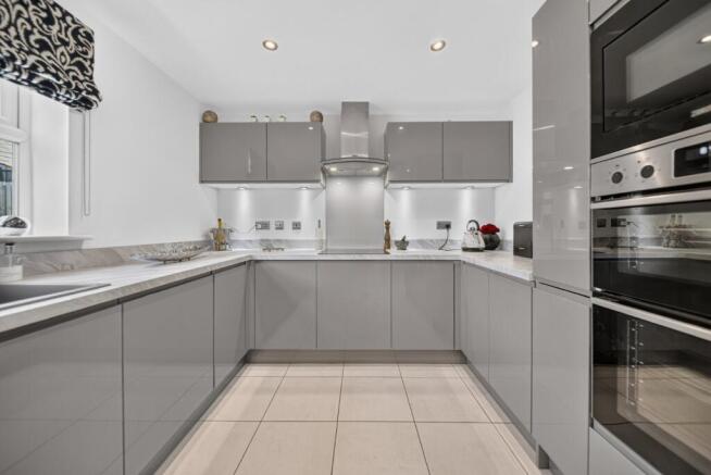 4 bed Detached for sale Image 7