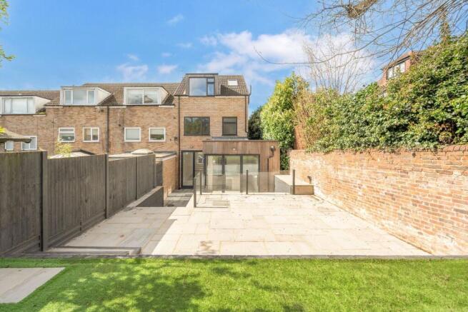 Garland Close, Hemel Hempstead, HP2 photo 4