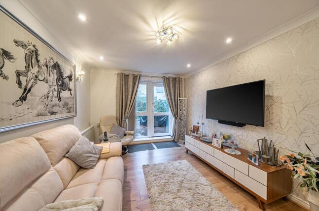 Davidson Frost-Wellings, DFW, Herne Court, Living 