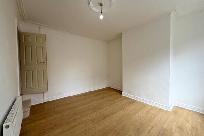 3 bed Terraced for sale Image 9