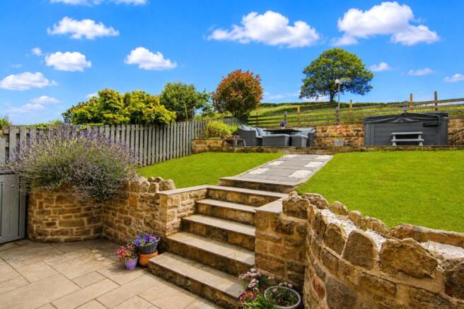 3 bed Semi-Detached for sale Image 2